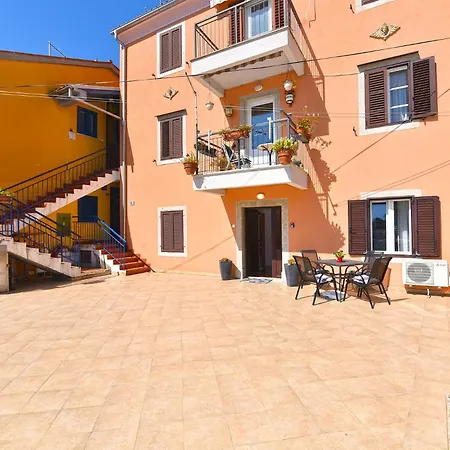 Riva 1825 Apartman Rabac